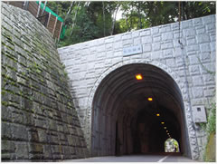トンネル
