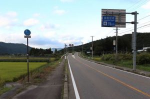 地図記号 2車線道路