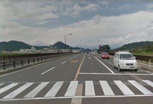 地図記号 4車線以上道路