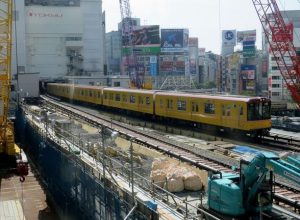 地図記号 建設中又は運行停止中の鉄道(JR線以外)