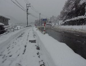 地図記号 雪覆い等