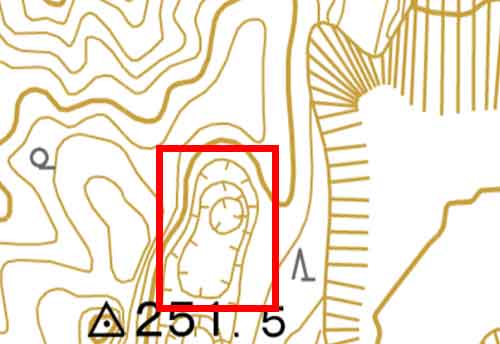 地形図に描かれた地図記号 凹地(大)